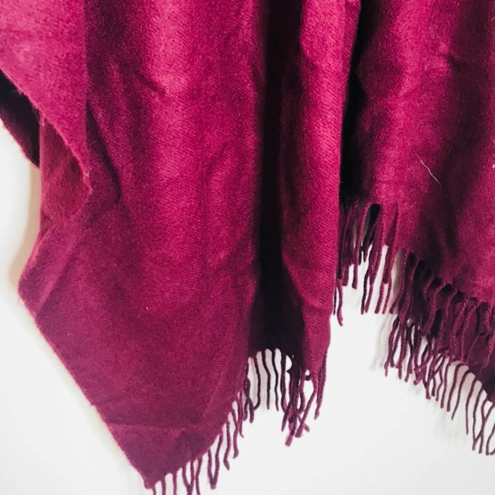 Vintage Retro Maroon Wool Knit Shawl Cape - Picture 4 of 4